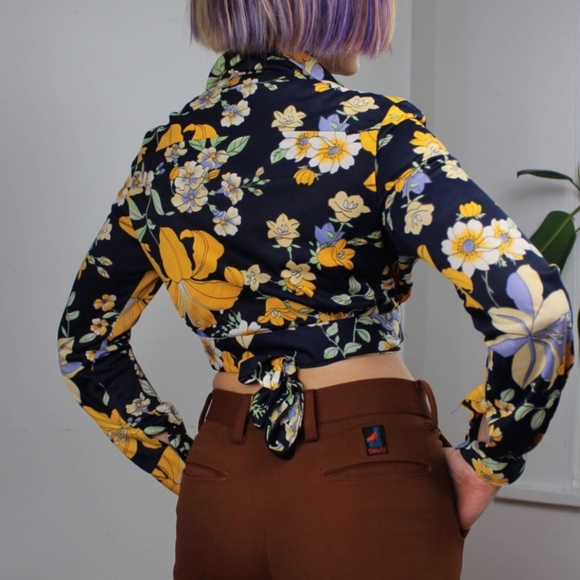 Vintage 1970’s Floral Wrap Top Button Up Blouse - Picture 2 of 8